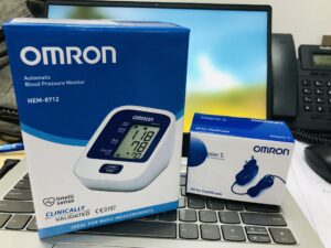 máy đo huyết áp omron hem-8712